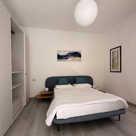 Edda Maison Centralissimo Sul Lungomare Con Posto Auto E Giardino Privato Nocleg ze śniadaniem *
