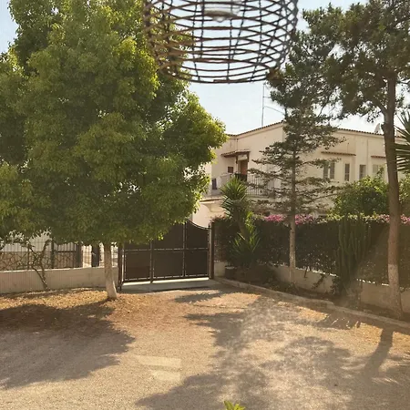 ベッド・アンド・ブレックファスト Edda Maison Centralissimo Sul Lungomare Con Posto Auto E Giardino Privato *