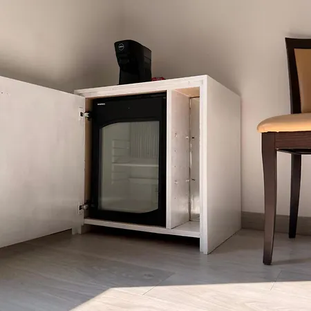 Edda Maison Centralissimo Sul Lungomare Con Posto Auto E Giardino Privato ベッド・アンド・ブレックファスト