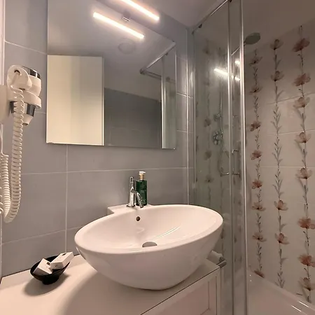 Bed & Breakfast Edda Maison Centralissimo Sul Lungomare Con Posto Auto E Giardino Privato *