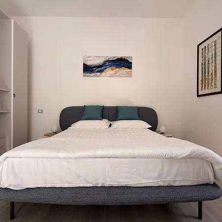 Edda Maison Centralissimo Sul Lungomare Con Posto Auto E Giardino Privato ベッド・アンド・ブレックファスト