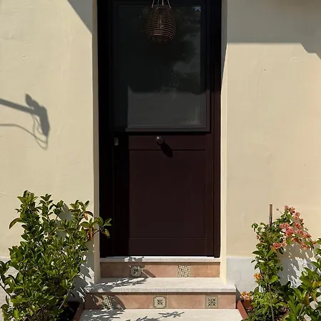 Edda Maison Centralissimo Sul Lungomare Con Posto Auto E Giardino Privato Bed & Breakfast