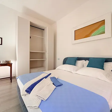 Bed & Breakfast Edda Maison Centralissimo Sul Lungomare Con Posto Auto E Giardino Privato