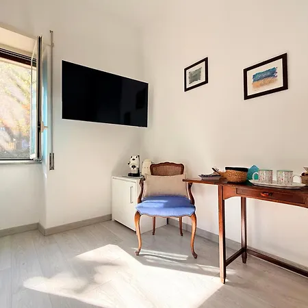 Bed & Breakfast Edda Maison Centralissimo Sul Lungomare Con Posto Auto E Giardino Privato