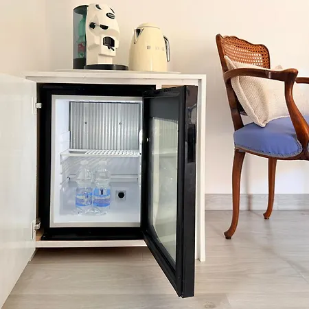Edda Maison Centralissimo Sul Lungomare Con Posto Auto E Giardino Privato Bed & Breakfast