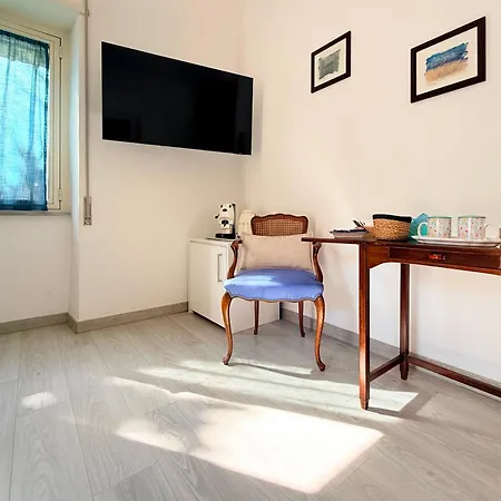 Edda Maison Centralissimo Sul Lungomare Con Posto Auto E Giardino Privato Bed & Breakfast